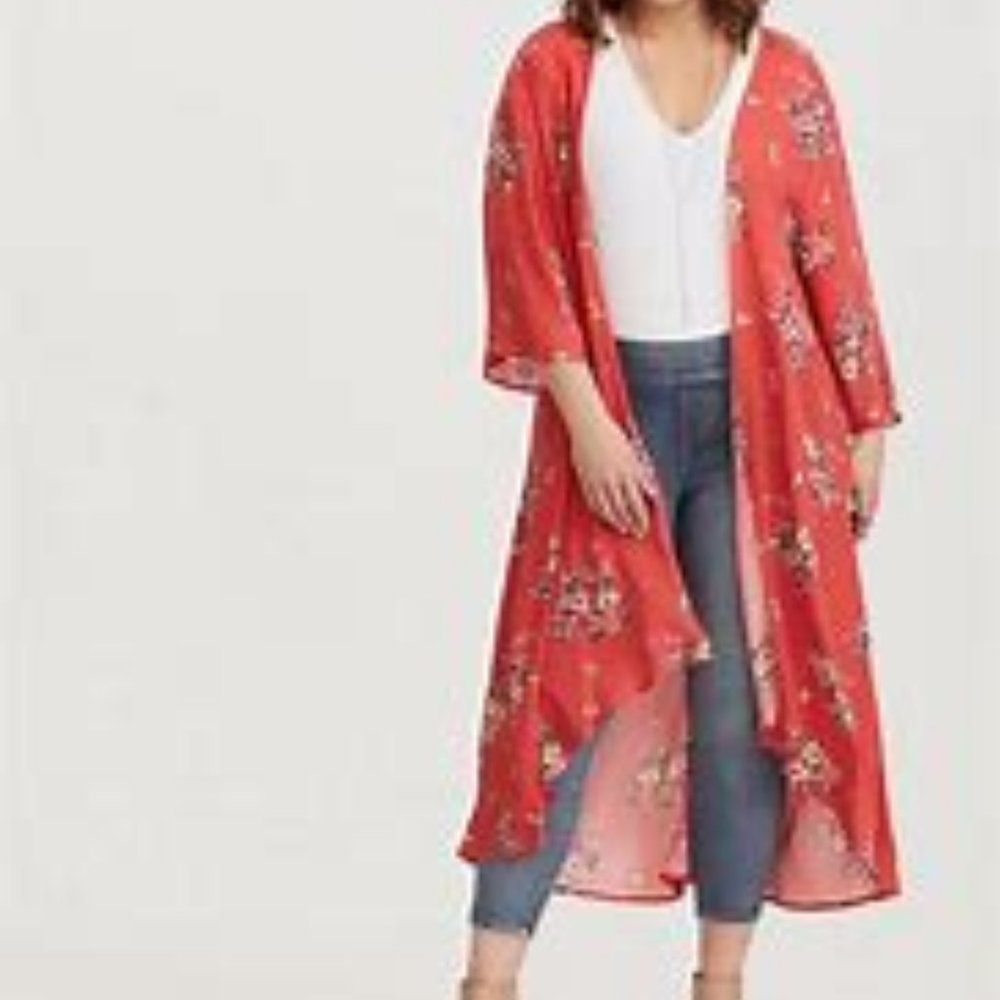 Francesca's Flowered Kimono Size M/L